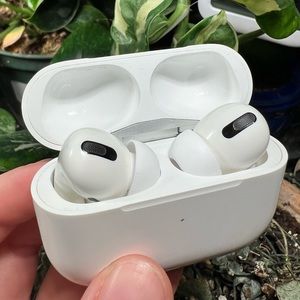 Apple Airpods Pro First Gen